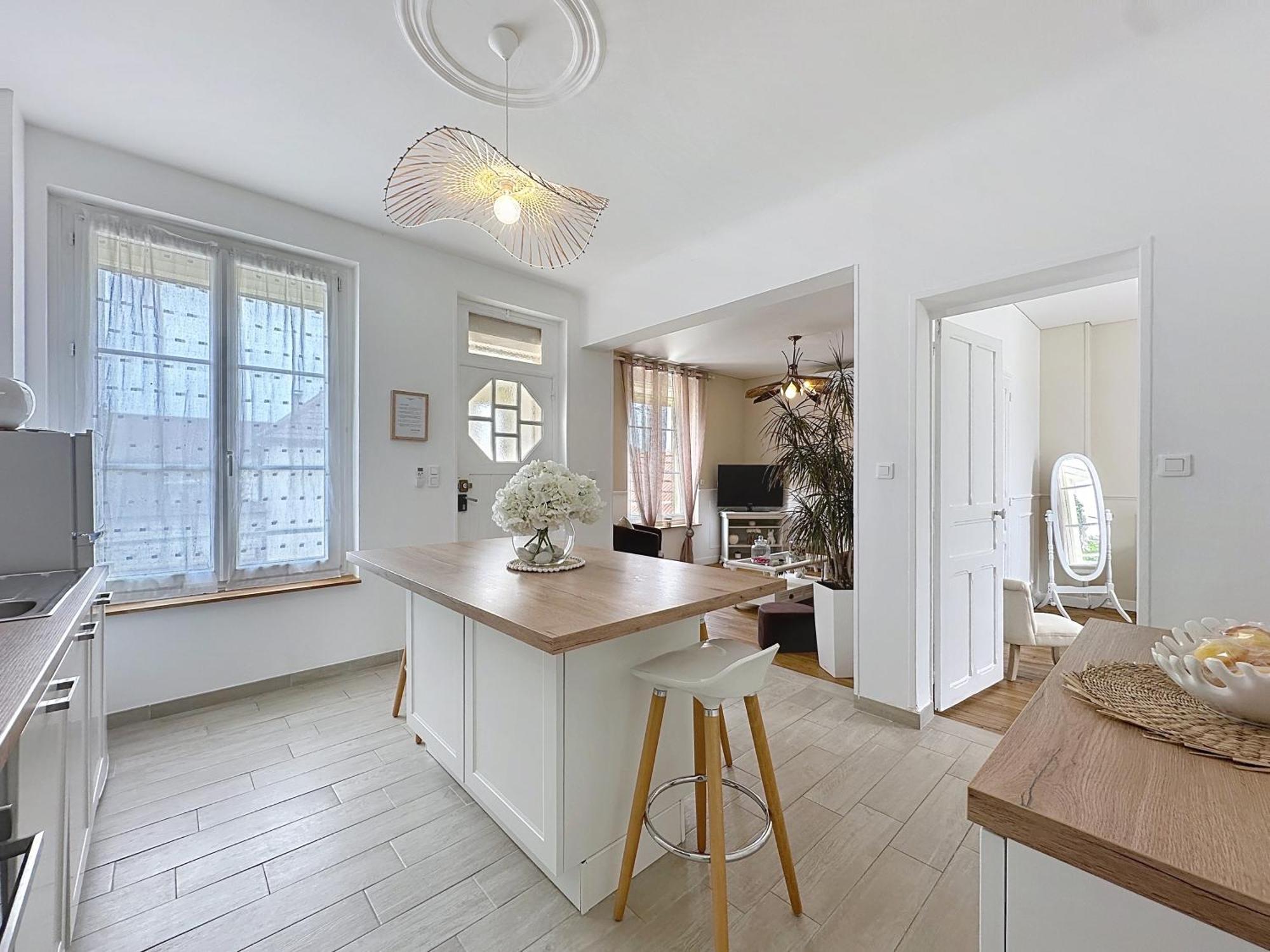 Charmante Maison 2 Chambres Avec Cour Et Jardin Sainte-Savine Bagian luar foto